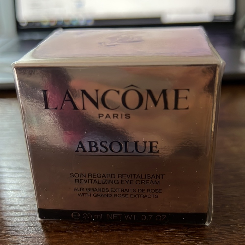Lancôme
Absolue Revitalizing Eye Cream